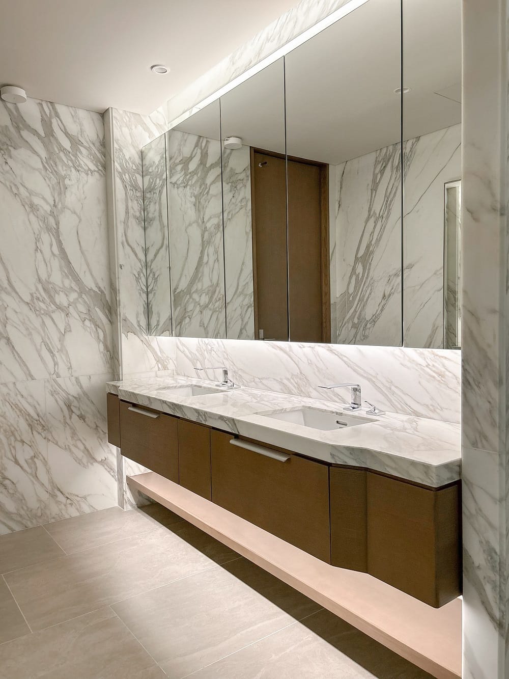 Siêu Căn Hộ Cao Cấp GOLDEN WESTLAKE PENTHOUSE 20 Siêu Căn Hộ Cao Cấp GOLDEN WESTLAKE PENTHOUSE 19
