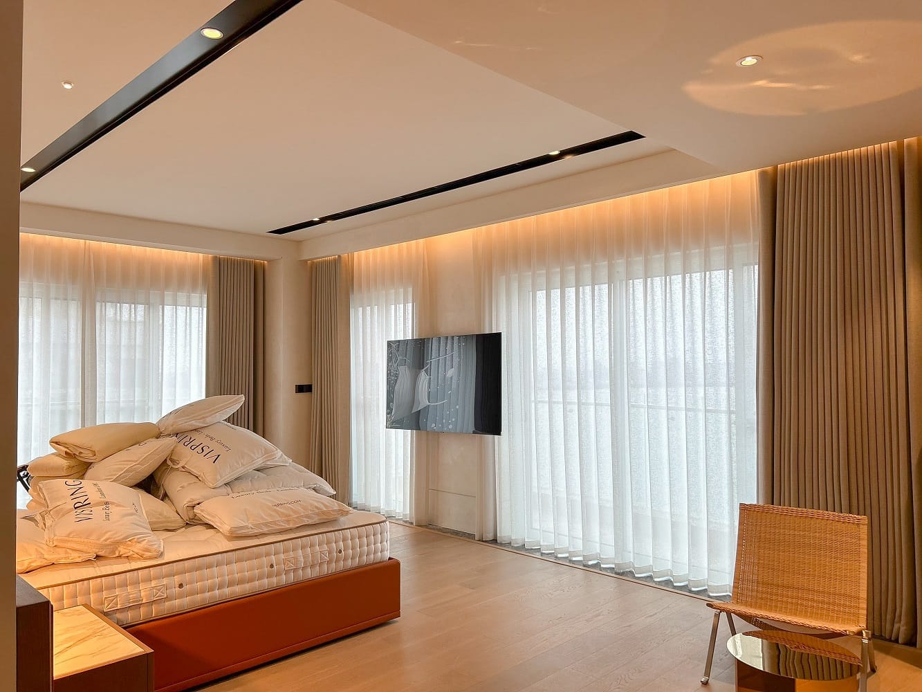 Siêu Căn Hộ Cao Cấp GOLDEN WESTLAKE PENTHOUSE 24 Siêu Căn Hộ Cao Cấp GOLDEN WESTLAKE PENTHOUSE 23