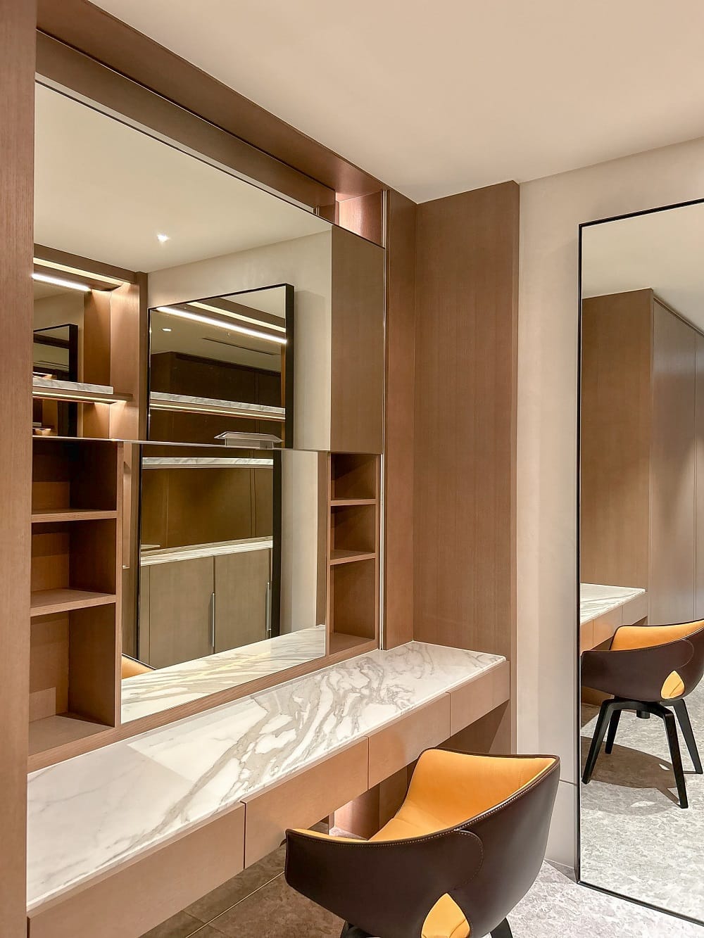 Siêu Căn Hộ Cao Cấp GOLDEN WESTLAKE PENTHOUSE 26 Siêu Căn Hộ Cao Cấp GOLDEN WESTLAKE PENTHOUSE 25