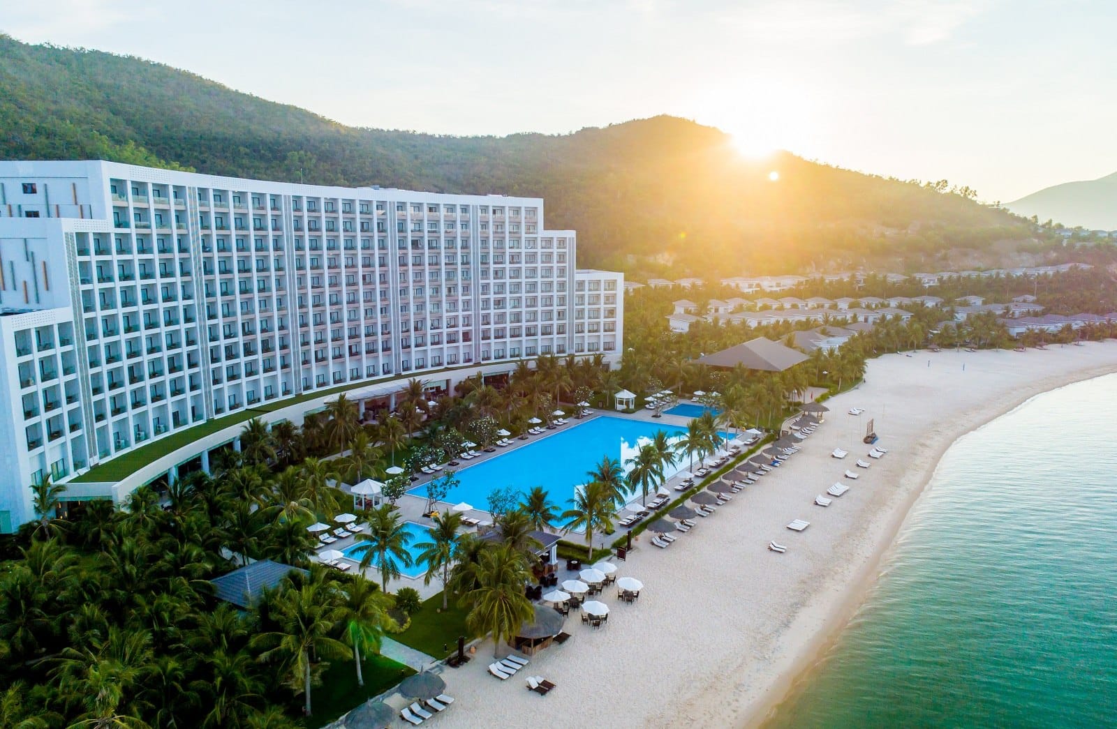 Dịch vụ thi công khách sạn 5 sao: Bí mật thành công từ chuyên gia 20 năm kinh nghiệm 1 thi công khách sạn 5 sao